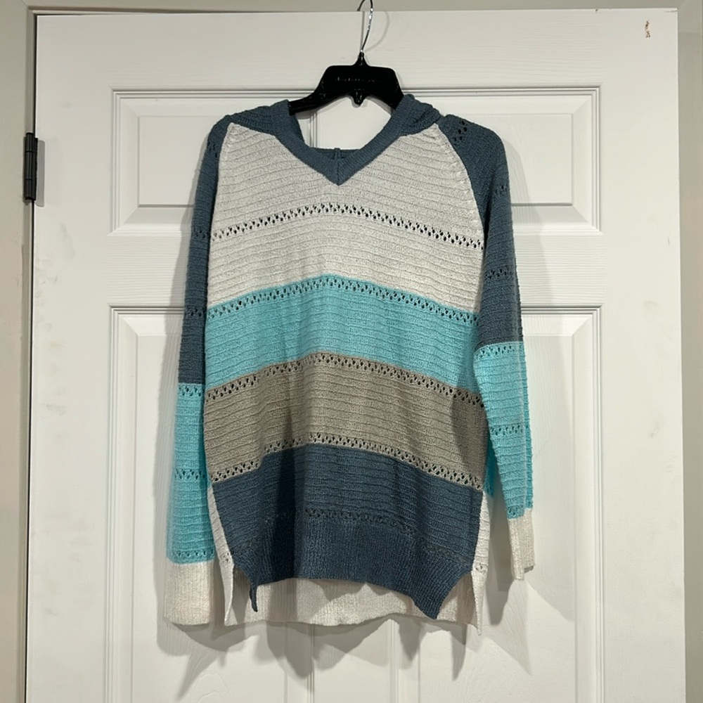 Size large light weight hooded crochet pullover
